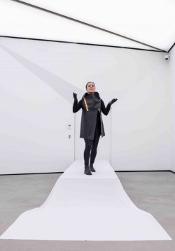 2019-04-11 20:00:00 Performans: Işık Teorisi 