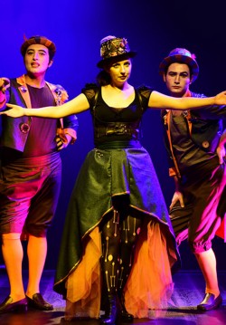 2017-02-16 21:00:00 Kel Şarkıcı 