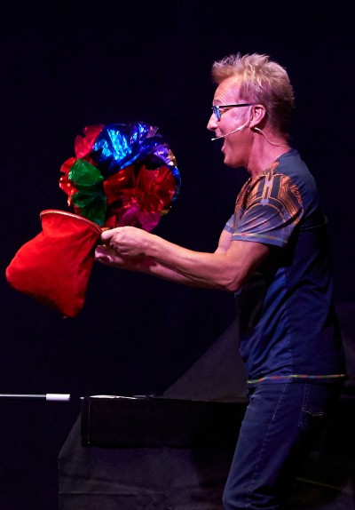 Kevin Spencer Sihirbazlık Gösterisi / Kevin Spencer Magic Show