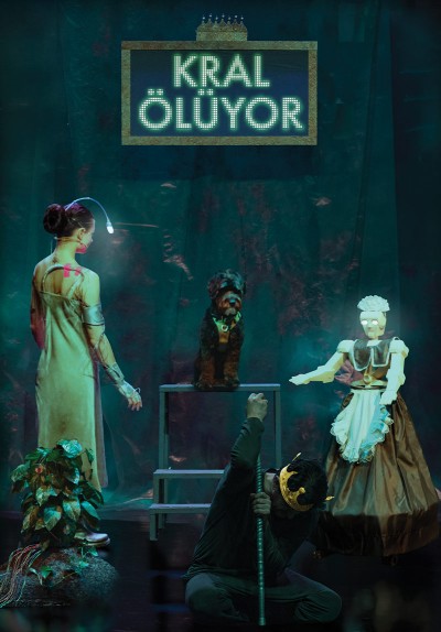 Kral Ölüyor