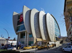 Adnan Menderes Kültür Merkezi