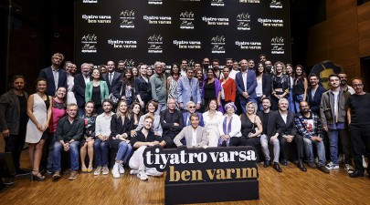 Bir Efsane Geri Dönüyor: 24. Yapı Kredi Afife Tiyatro Ödülleri Adayları Açıklandı!